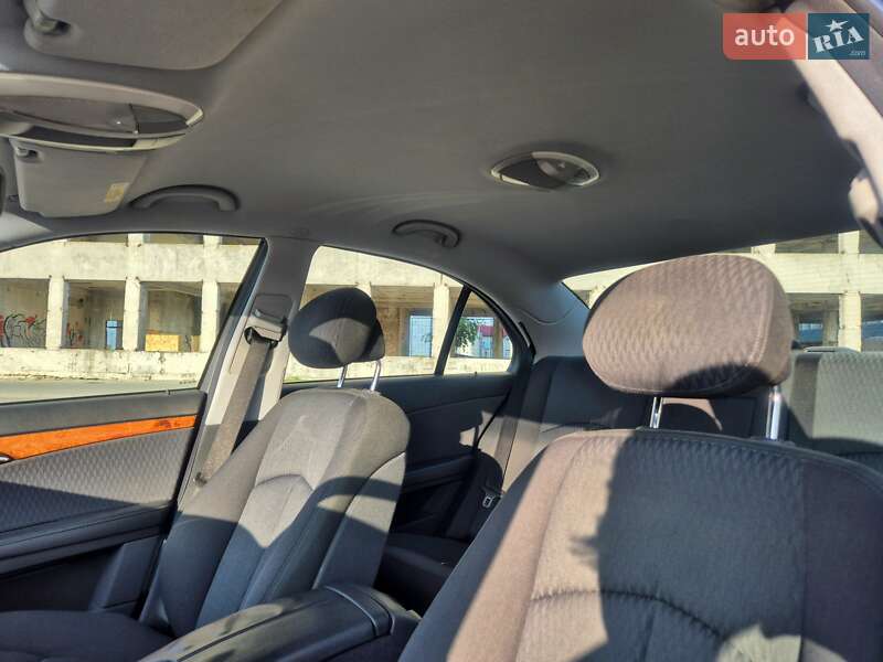 Седан Mercedes-Benz E-Class 2004 в Тернополе