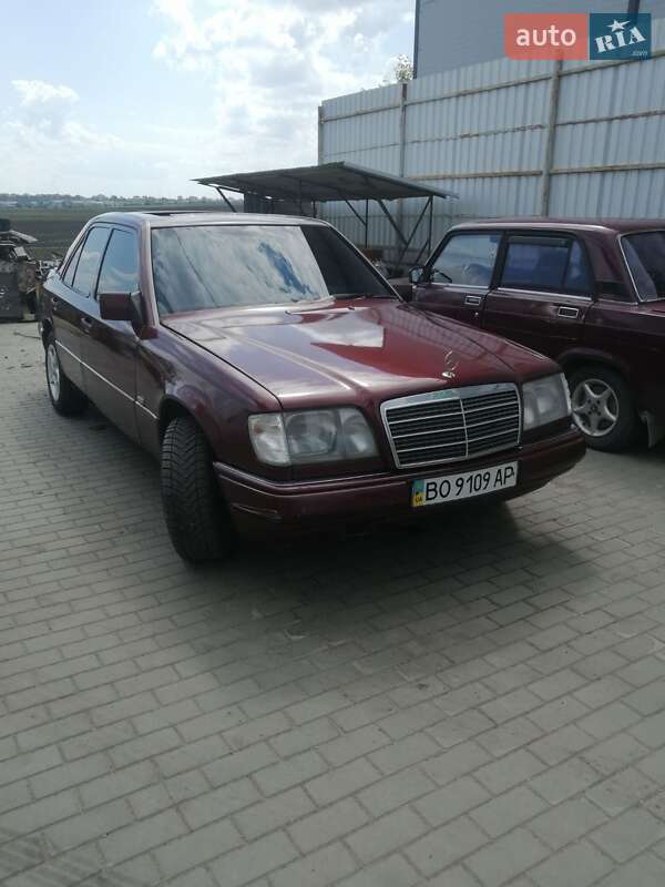 Mercedes-Benz E-Class 1989