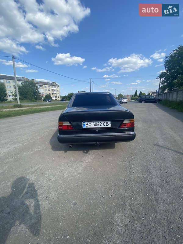 Седан Mercedes-Benz E-Class 1993 в Тернополе