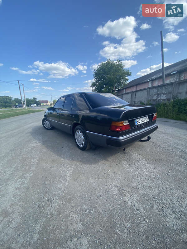 Седан Mercedes-Benz E-Class 1993 в Тернополе