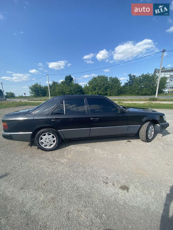 Седан Mercedes-Benz E-Class 1993 в Тернополе