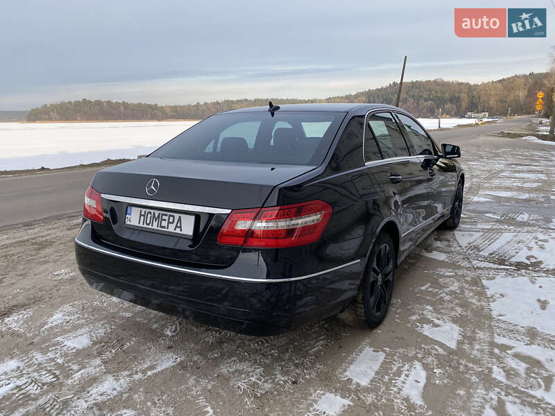 Седан Mercedes-Benz E-Class 2009 в Новояворовске