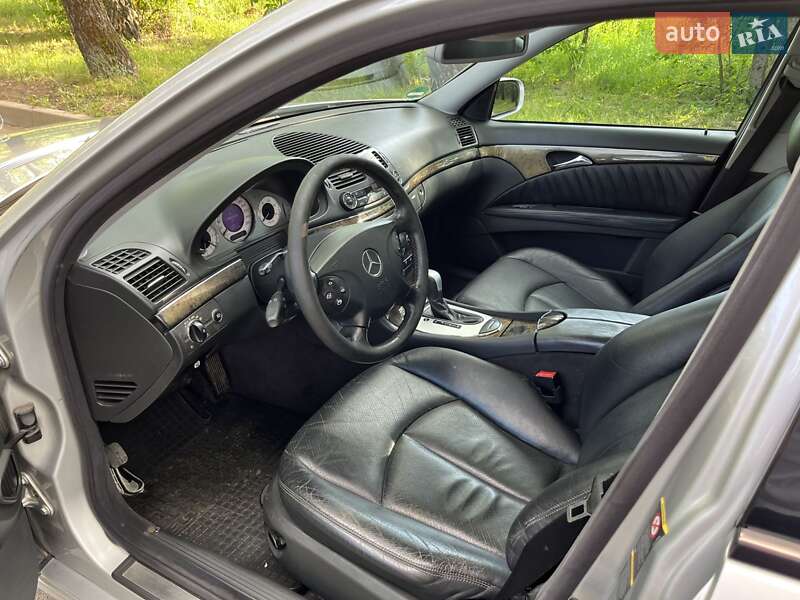 Седан Mercedes-Benz E-Class 2003 в Черновцах
