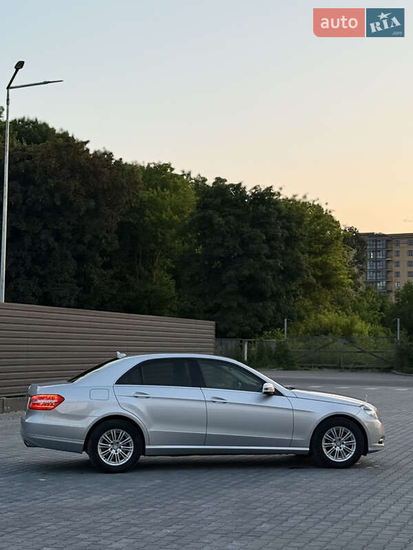 Седан Mercedes-Benz E-Class 2010 в Дунаевцах