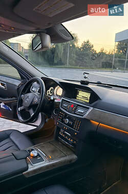 Седан Mercedes-Benz E-Class 2010 в 