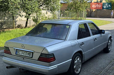 Седан Mercedes-Benz E-Class 1990 в 