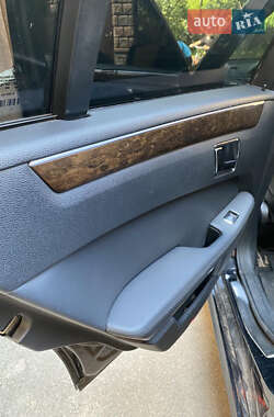Седан Mercedes-Benz E-Class 2011 в 