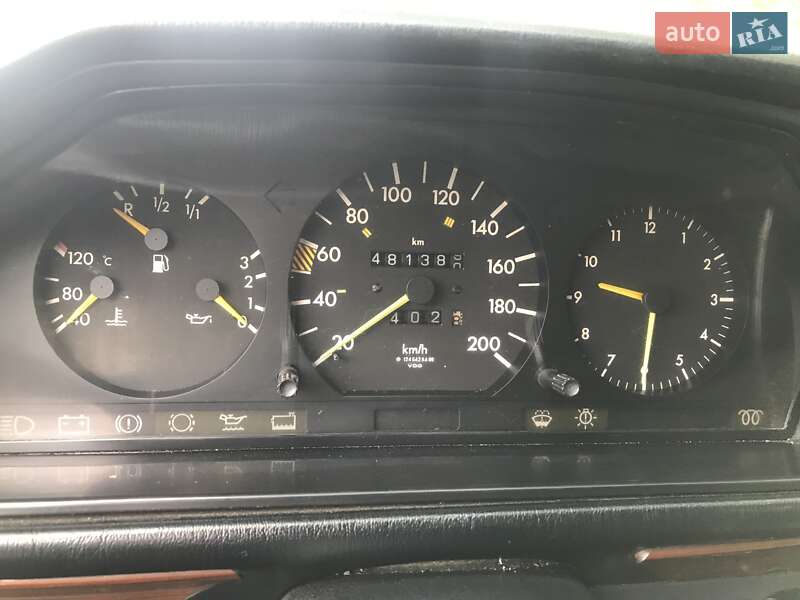 Седан Mercedes-Benz E-Class 1988 в Хмельницькому