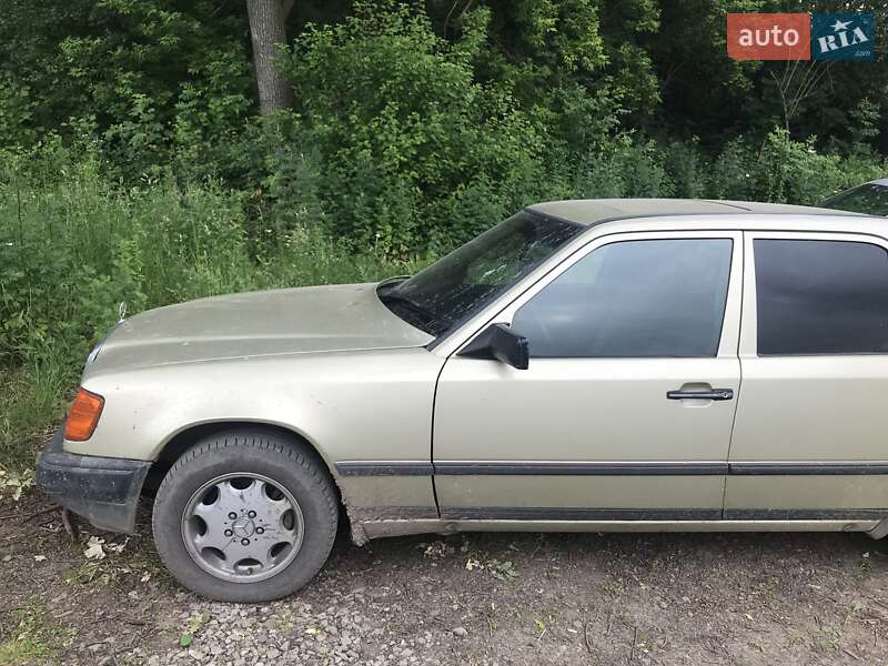 Седан Mercedes-Benz E-Class 1988 в Хмельницькому