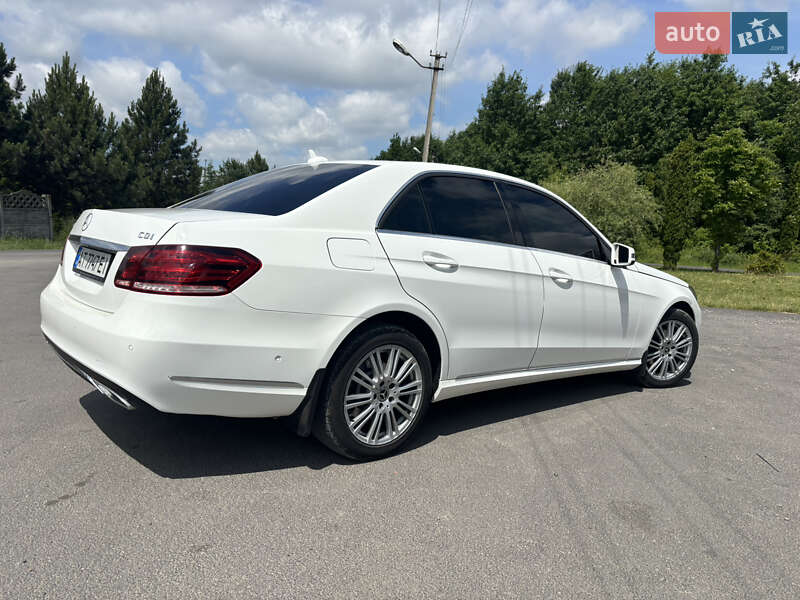 Седан Mercedes-Benz E-Class 2013 в Івано-Франківську