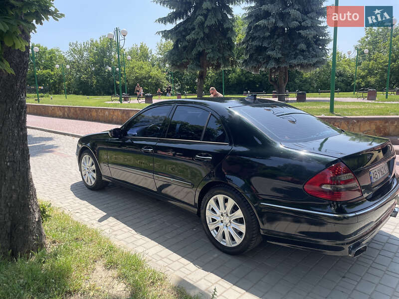 Седан Mercedes-Benz E-Class 2003 в Могилів-Подільському