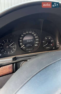 Седан Mercedes-Benz E-Class 2004 в 