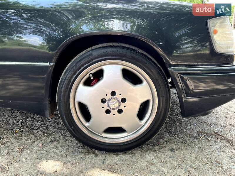 Седан Mercedes-Benz E-Class 1992 в Києві