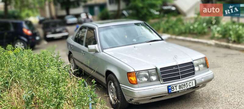 Седан Mercedes-Benz E-Class 1989 в Теплодаре