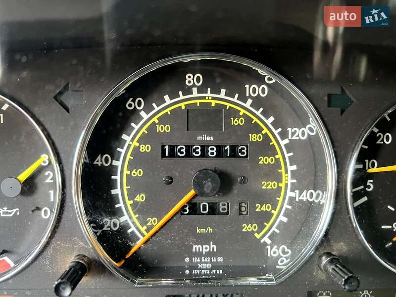 Седан Mercedes-Benz E-Class 1992 в Києві
