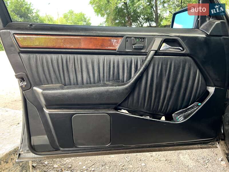 Седан Mercedes-Benz E-Class 1992 в Києві