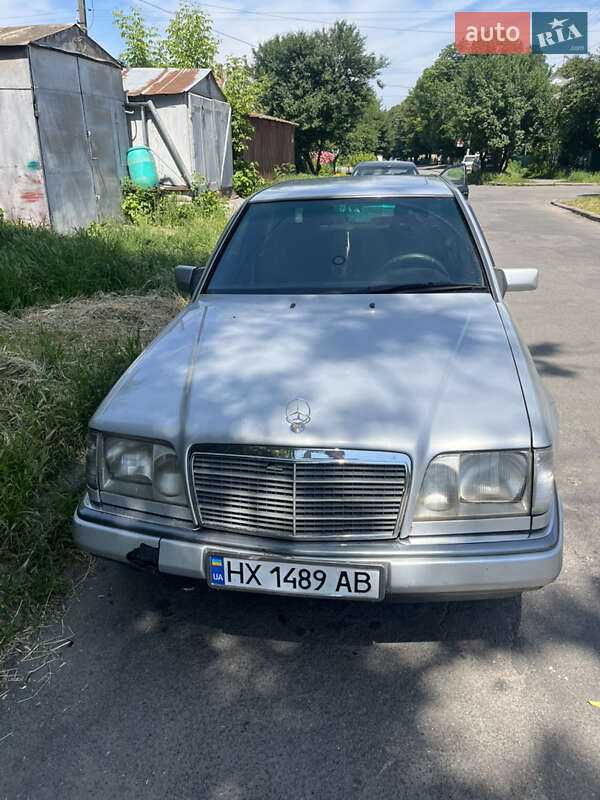 Mercedes-Benz E-Class 1995