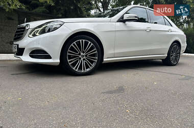 Седан Mercedes-Benz E-Class 2013 в Днепре