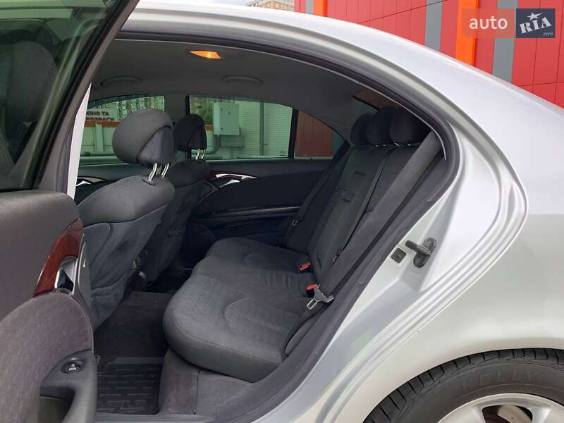 Седан Mercedes-Benz E-Class 2002 в Киеве