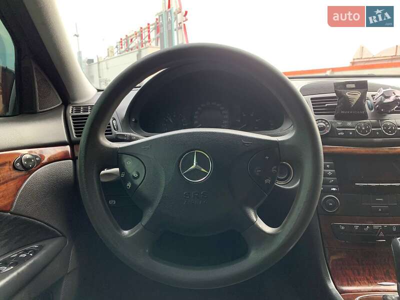 Седан Mercedes-Benz E-Class 2002 в Киеве