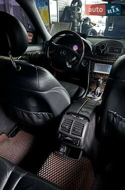Седан Mercedes-Benz E-Class 2004 в 
