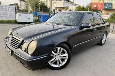Седан Mercedes-Benz E-Class 2000 в Киеве