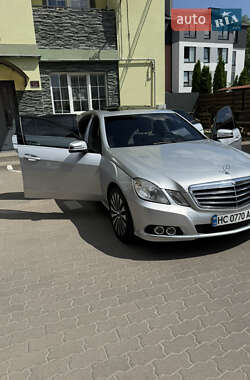 Седан Mercedes-Benz E-Class 2011 в 