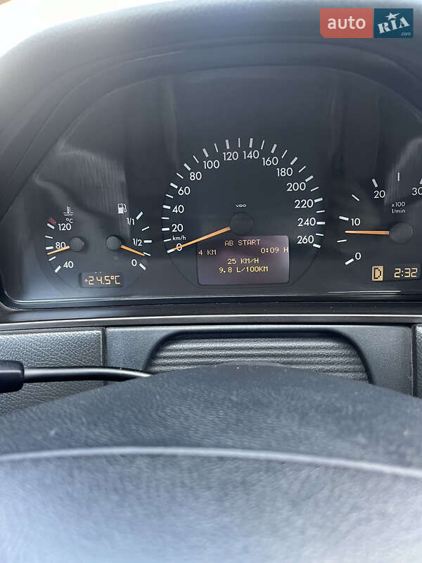 Седан Mercedes-Benz E-Class 2001 в Хмельницком
