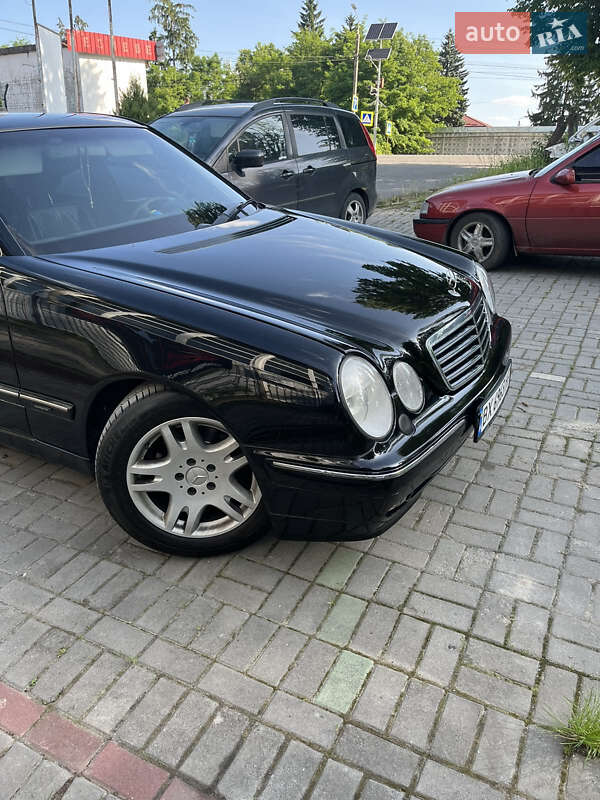 Седан Mercedes-Benz E-Class 2001 в Хмельницком