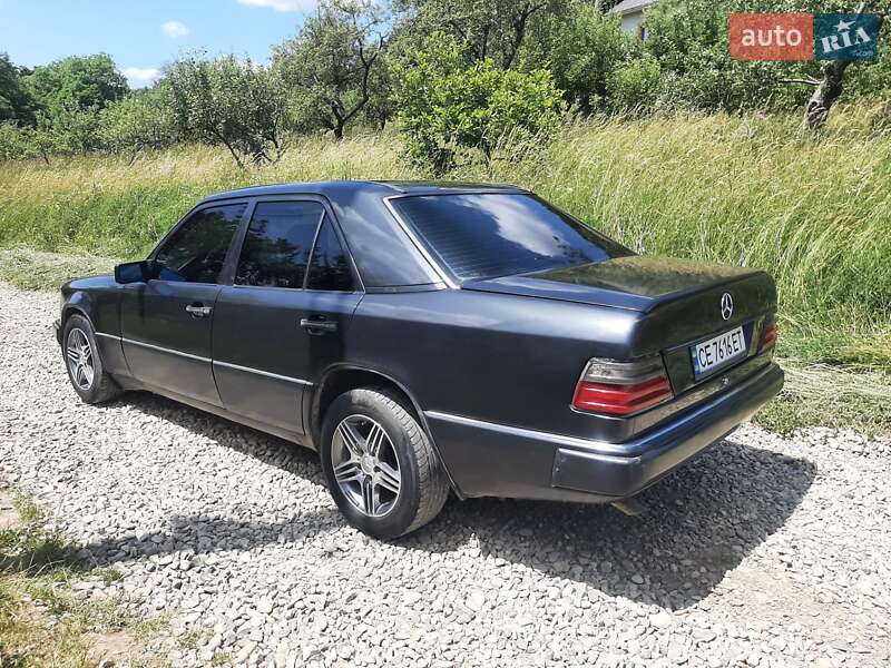 Седан Mercedes-Benz E-Class 1992 в Великому Кучурові
