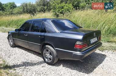 Седан Mercedes-Benz E-Class 1992 в 