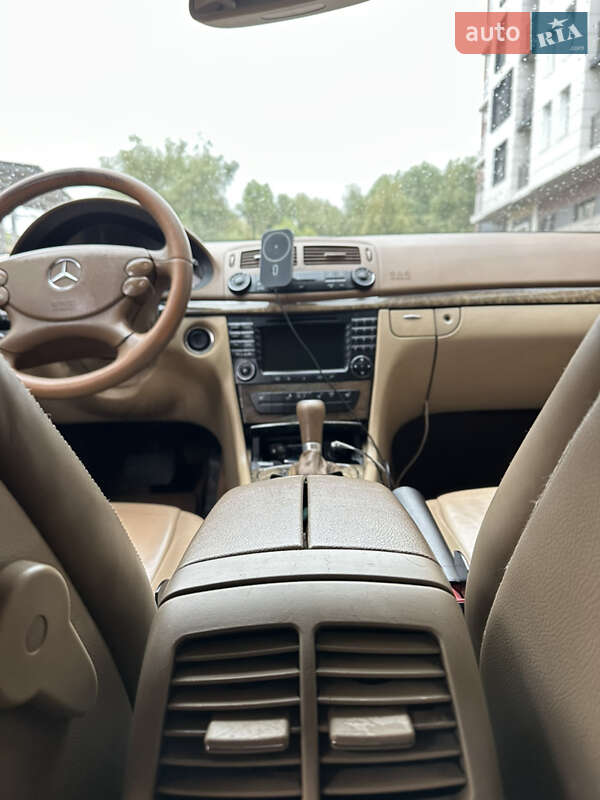 Седан Mercedes-Benz E-Class 2006 в Киеве