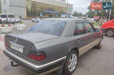 Седан Mercedes-Benz E-Class 1994 в 