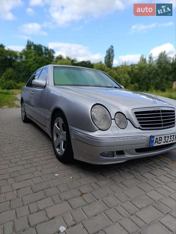 Mercedes-Benz E-Class 2001