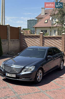 Седан Mercedes-Benz E-Class 2011 в Чернівцях