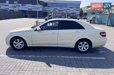 Седан Mercedes-Benz E-Class 2011 в Ужгороде