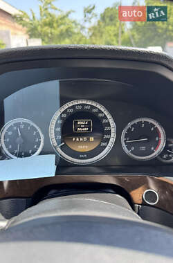 Седан Mercedes-Benz E-Class 2011 в Ужгороде