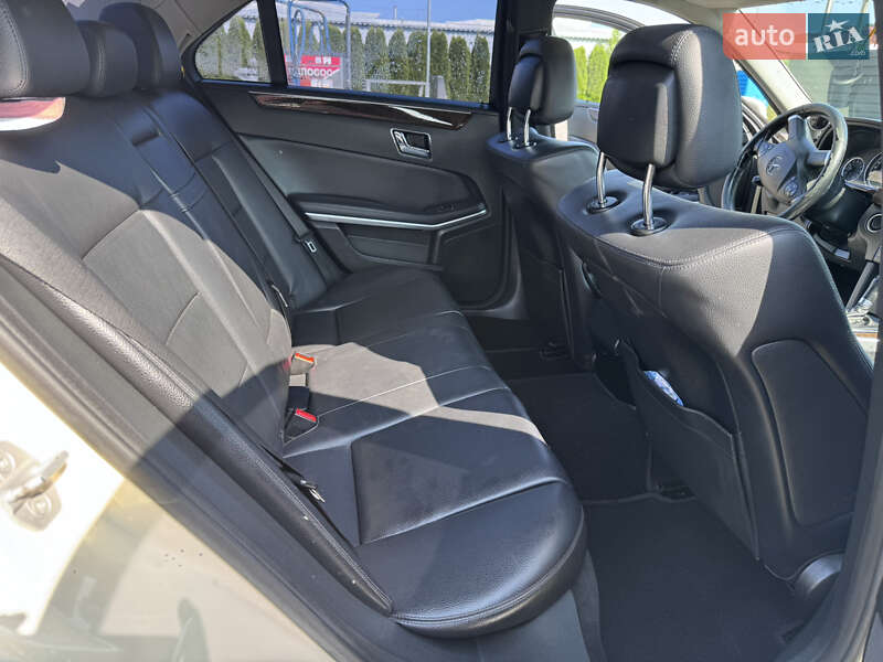 Седан Mercedes-Benz E-Class 2011 в Ужгороді