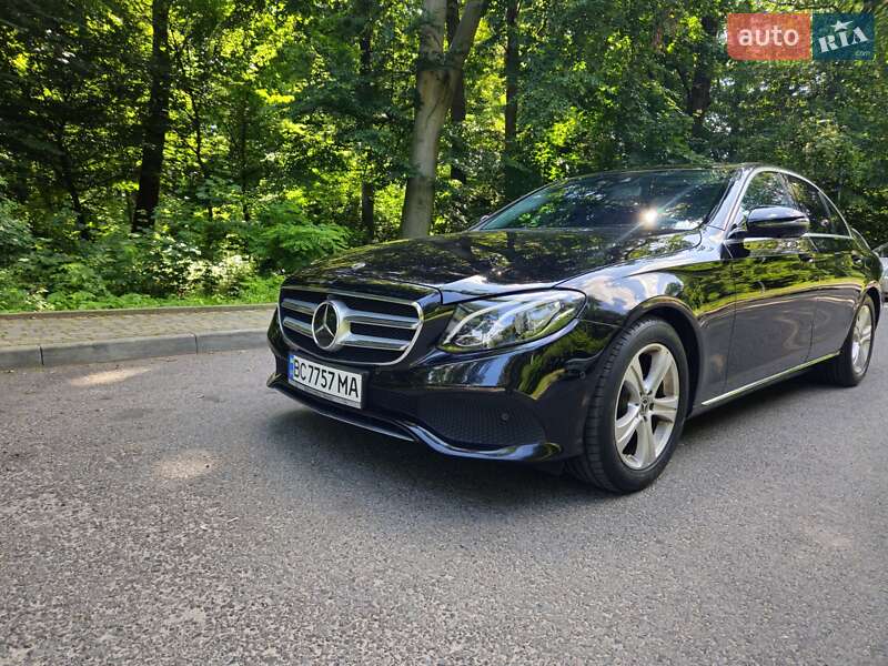 Седан Mercedes-Benz E-Class 2017 в Львові