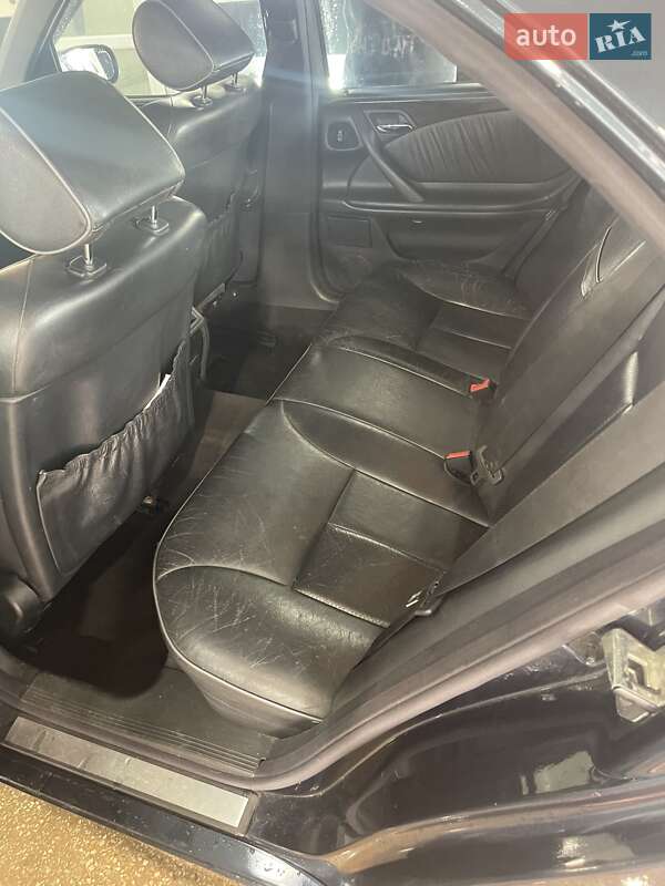 Седан Mercedes-Benz E-Class 2000 в Харькове