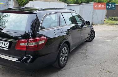 Універсал Mercedes-Benz E-Class 2011 в 