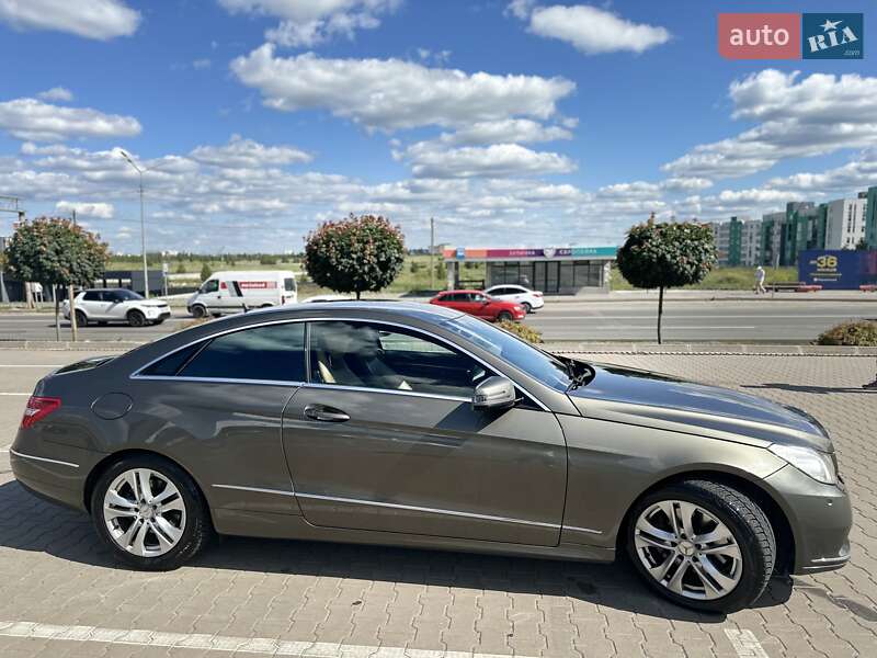 Купе Mercedes-Benz E-Class 2010 в Києві