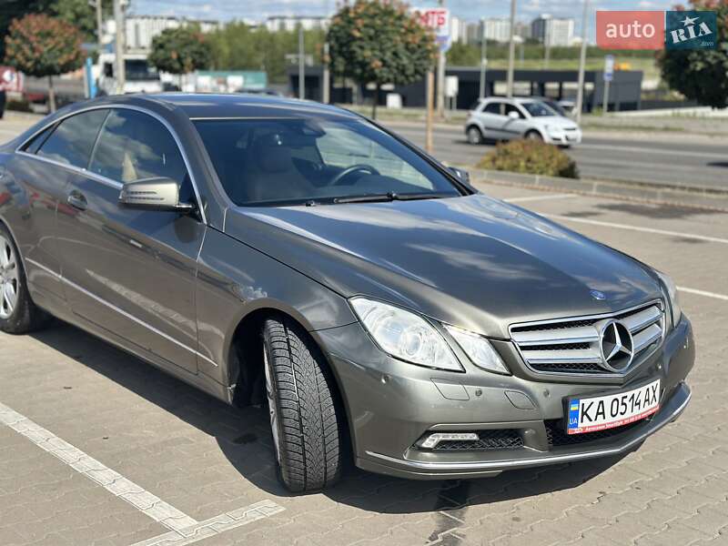 Купе Mercedes-Benz E-Class 2010 в Києві