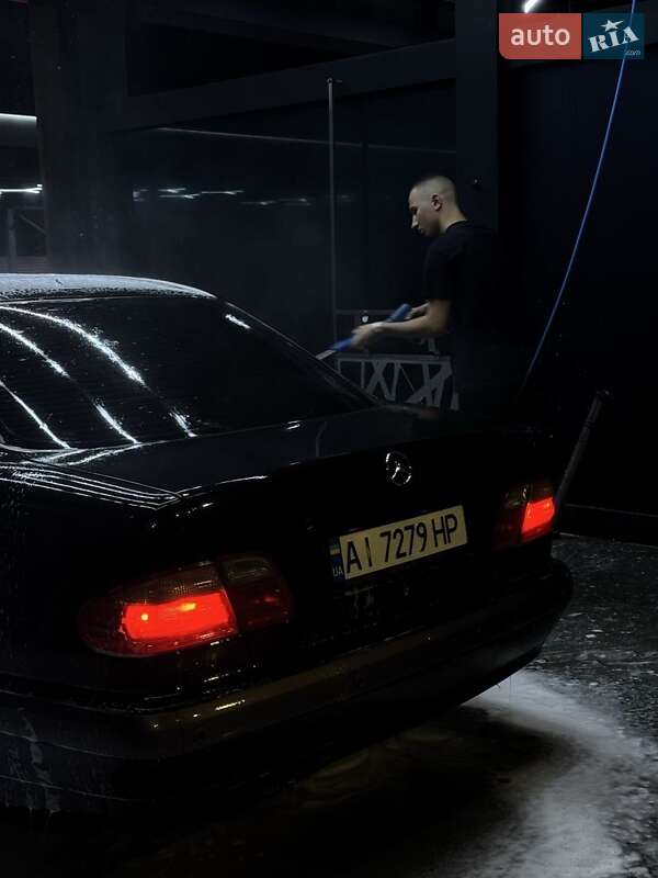 Седан Mercedes-Benz E-Class 2001 в Черкассах