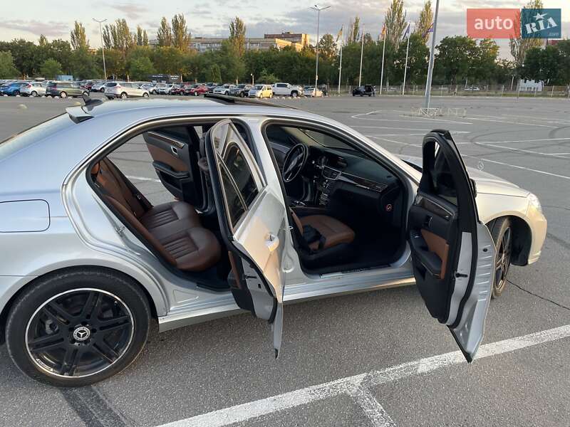 Седан Mercedes-Benz E-Class 2012 в Дніпрі