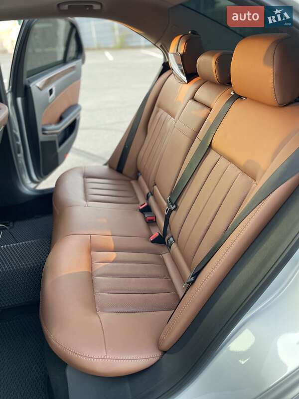 Седан Mercedes-Benz E-Class 2012 в Дніпрі