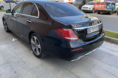 Седан Mercedes-Benz E-Class 2017 в Львове