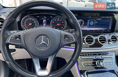 Седан Mercedes-Benz E-Class 2017 в Львове