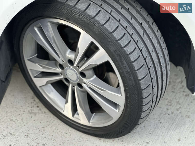 Седан Mercedes-Benz E-Class 2015 в Києві