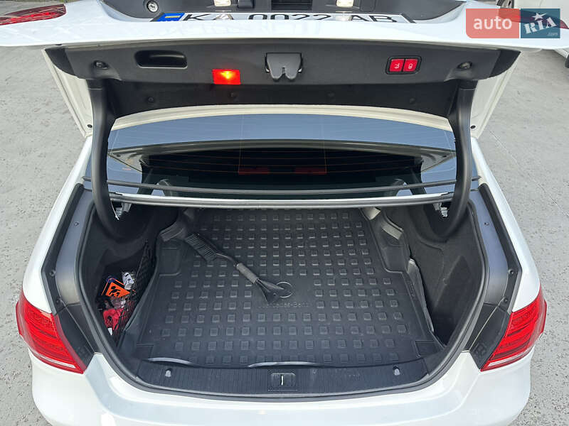 Седан Mercedes-Benz E-Class 2015 в Києві